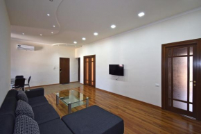Tumanyan street, 3 bedrooms New Renovated apartment TM662
